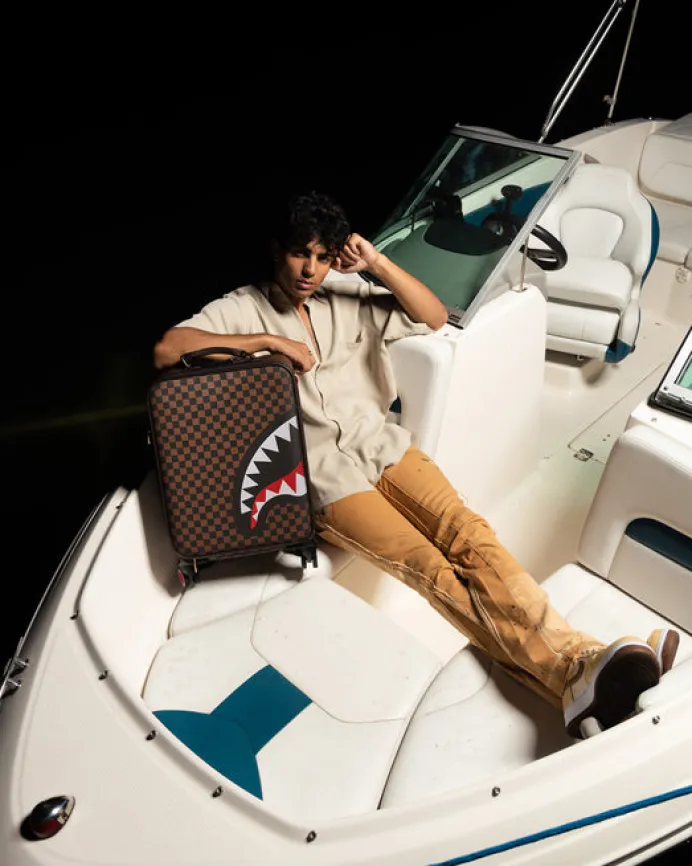 EXTERIOR GOLD ZIP POCKET SHARKS IN PARIS JETSETTER CARRY-ON LUGGAGE