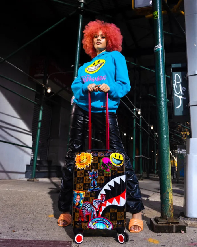 GLOBAL MOGUL POPAGANDA RON ENGLISH EDITION HARDSHELL CARRY-ON LUGGAGE