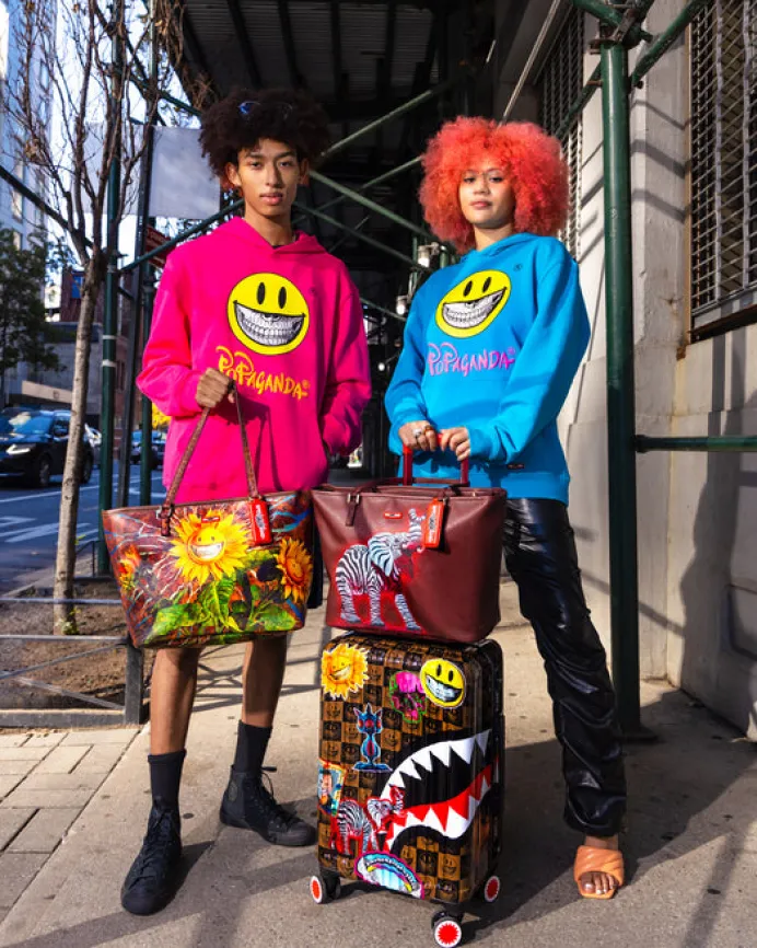 GLOBAL MOGUL POPAGANDA RON ENGLISH EDITION HARDSHELL CARRY-ON LUGGAGE