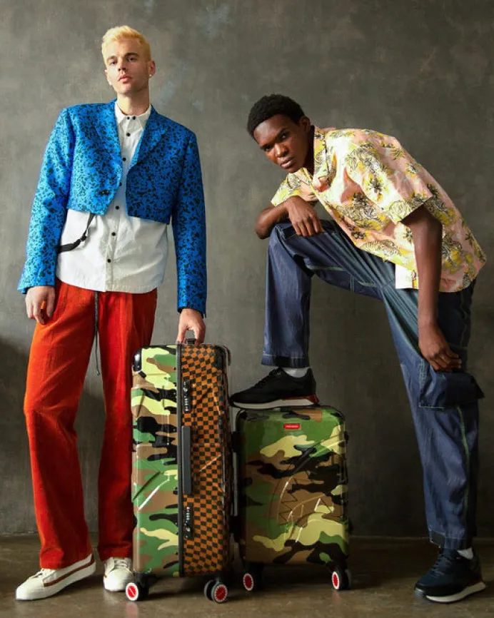 JUNGLE PARIS 29.5u201d FULL-SIZE SHARKITECTURE LUGGAGE